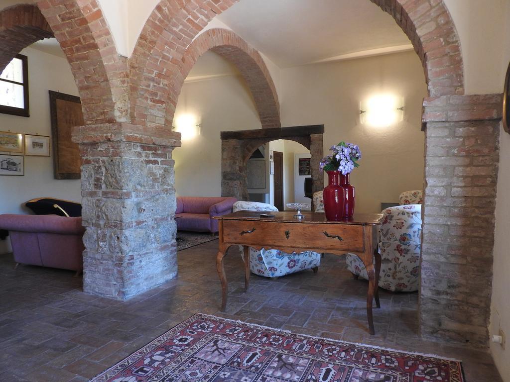 Гостевой дом Relais Borgo Di Toiano Совичилле Экстерьер фото
